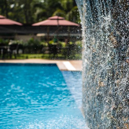 Rose Garden Hotel Yangon Exterior foto