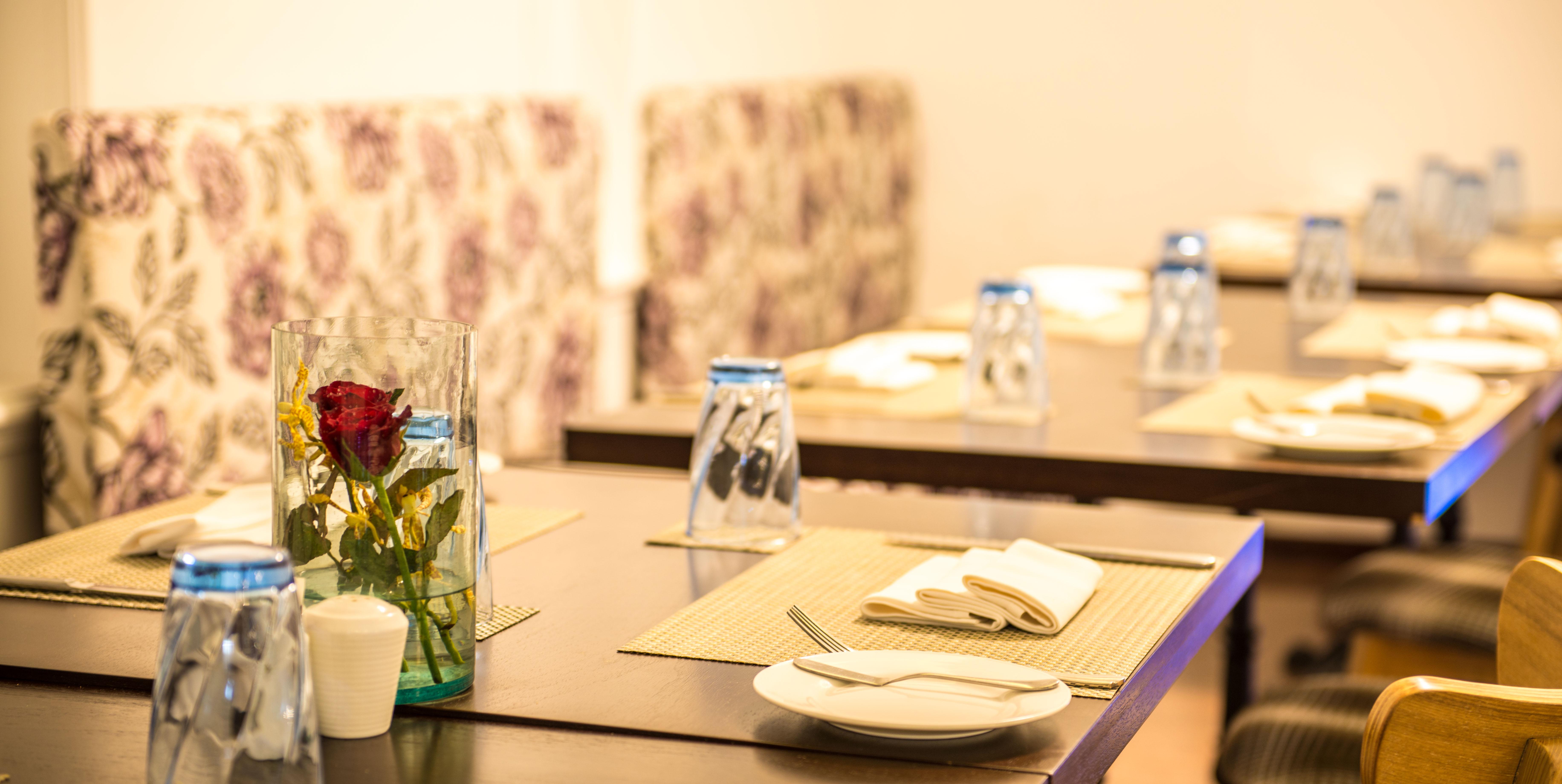 Rose Garden Hotel Yangon Exterior foto