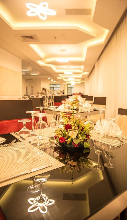 Rose Garden Hotel Yangon Exterior foto